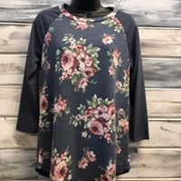 Load image into Gallery viewer, FLORAL TOP 3/4 SLEEVE NAVY #10045 Final Sale