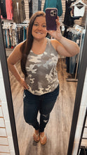 Load image into Gallery viewer, &quot;Jenny&quot; KanCan Gemma Mid Rise Skinny Dark Wash Skinny Jeans Curvy Sizes